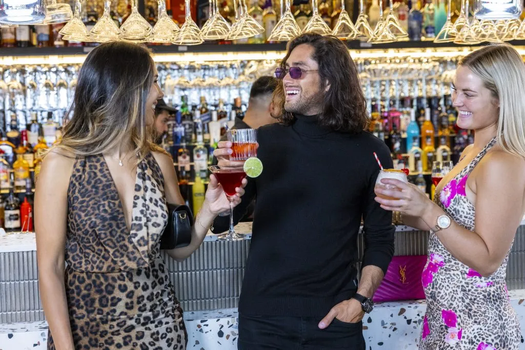 friends at bottomless brunch